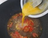 Foto langkah ke 3 dari resep Sup Telur Tomat.