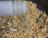 Gambar langkah 5 resipi Nasi goreng ikan.