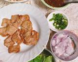 ราชินีเริงน้ำตก 💃
Beauty & the beast salad 👸 🦁 / น้ำตกมังคุดหมูปิ้ง วิธีทำสูตร 2 รูป