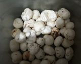 A picture of step 1 of Phul makhana.