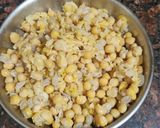 A picture of step 2 of Ragda Patties.
