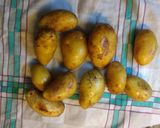 Foto del paso 1 de la receta: Papas cuña al horno 🥔
