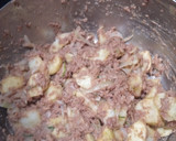 Foto del paso 3 de la receta: Carne de lata con patatas