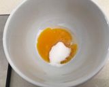 A picture of step 1 of Japanese Soufflé Pancake.