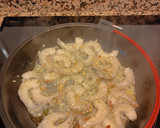 Foto del paso 2 de la receta: Espaguetis con langostinos al ajillo