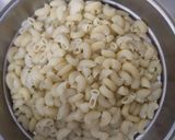 A picture of step 2 of Crispy macaroni bhel.