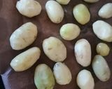 A picture of step 3 of Dum aloo (baked potatoes).