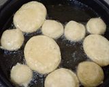 Foto langkah ke 3 dari resep Donut tanpa ulen, tanpa telur, tanpa mentega (donut cair).
