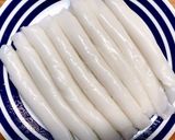 Hình bước làm 1 của món Bánh Cuốn Phủ Sò Điệp Sốt Xì Dầu