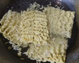 Foto langkah ke 1 dari resep Nugget Mie Sayur.