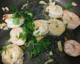 A picture of step 5 of Spaghetti with Shrimp in Garlic Butter Sauce.