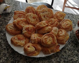 Foto del paso 2 de la receta: Pasteles de hojaldres con pavo y queso