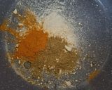 Foto langkah ke 2 dari resep Ayam goreng kremes.