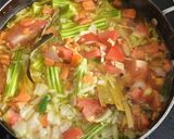 A picture of step 4 of Drumstick vegetable soup.