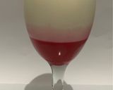 Foto langkah ke 3 dari resep Es Susu Sirup Merah Putih.