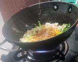 A picture of step 2 of Vegetable masala upma.