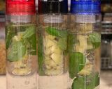Foto langkah ke 2 dari resep Infused Water (2) Pelengkap Bekal Makan Siang.