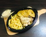 A picture of step 9 of Chicken Hawaiian steak with pineapple 🍍.