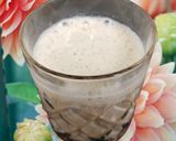 A picture of step 3 of Soya milk, cashew and fig shake.