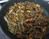 A picture of step 6 of Masala Bhindi fry.