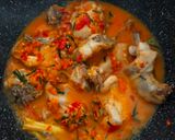 Foto langkah ke 3 dari resep Ayam Rica Kemangi daun jeruk #11.