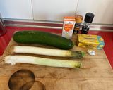 Foto del paso 1 de la receta Crema de Calabacín, Puerro y Pera con Roquefort