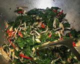 Foto langkah ke 6 dari resep Tumis Daun Singkong.