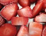 Strawberry Frozen Yoghurt recipe step 1 photo