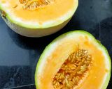A picture of step 1 of Muskmelon Lassi.