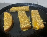 A picture of step 4 of Oats Bread Omelette.