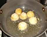 A picture of step 6 of Egg stuffed potato croquettes.