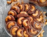 Foto langkah ke 7 dari resep Choco Cashew Cookies.