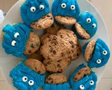 Foto del paso 10 de la receta Magdalenas barrio Sésamo: Elmo y el Monstruo de las Galletas