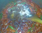 A picture of step 2 of Jollof macaroni.