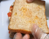 Foto langkah ke 4 dari resep Simply Spinach Toast.
