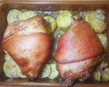Foto del paso 16 de la receta: Codillos de cerdo al horno con patatas
