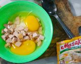 Foto langkah ke 3 dari resep Dadar Telur, Sosis, Keju (Masakan Simpel).
