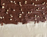 Foto del paso 1 de la receta: Lacitos de hojaldre con crema de chocolate y piñones