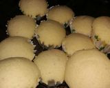 Foto langkah ke 5 dari resep 20. Steam Plain Cupcake.