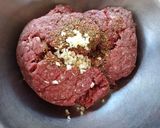 Foto del paso 1 de la receta: Hamburguesas de carne con el corazón de muzzarella