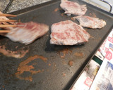Foto del paso 3 de la receta: Presa ibérica a la plancha con salsa de cabrales