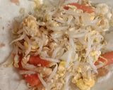 Foto langkah ke 3 dari resep Shakshouka egg (telur orak arik sayur dan tortilla).