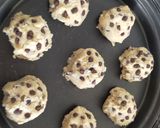 A picture of step 4 of Classic Choco Chips Cookies.