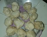 A picture of step 1 of Bread balls.