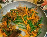 Foto langkah ke 6 dari resep Daging kunyit goreng simple.