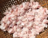 Hình bước làm 2 của món Bông mướp xào tỏiCá bống dừa kho tiêu với tép mỡ