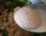 A picture of step 2 of Farali chutney.