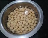 A picture of step 1 of Chole Rings.