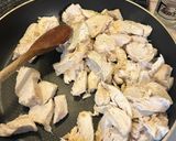 Foto del passaggio 4 della ricetta Insalata di pollo e zucchine in salsa tonnata antica