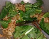 Foto langkah ke 4 dari resep Kwetiau goreng.